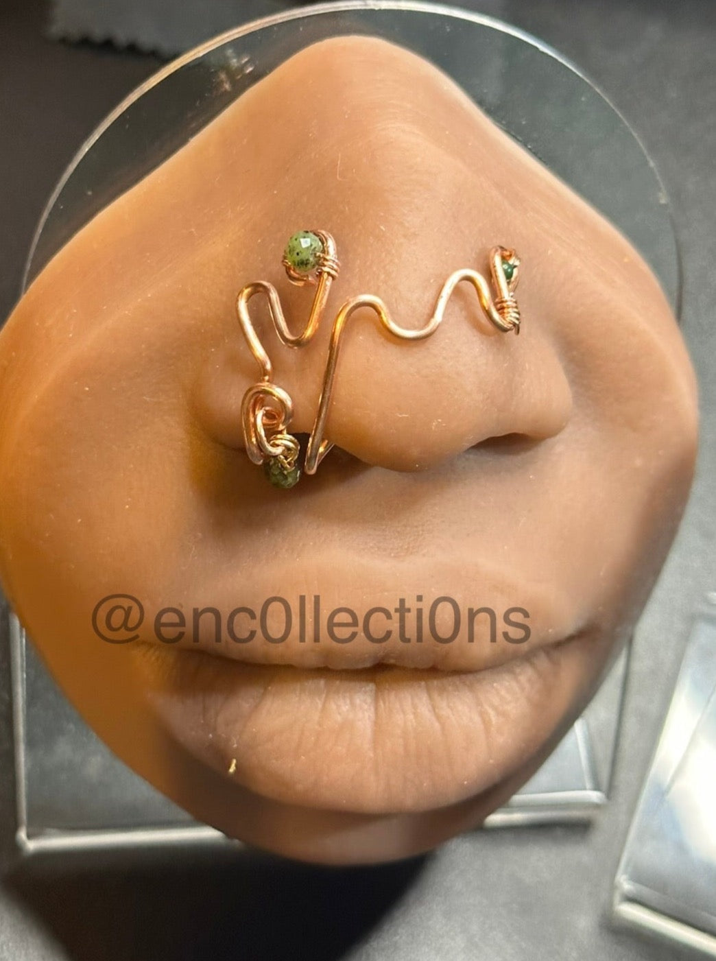 Jianni Abstract Nose Cuff